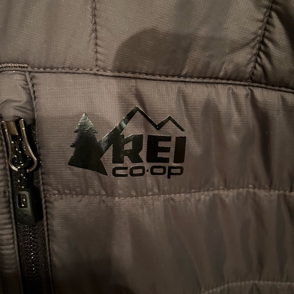 REI Men's Dark Gray Puffer Jacket - Picture 6 of 6